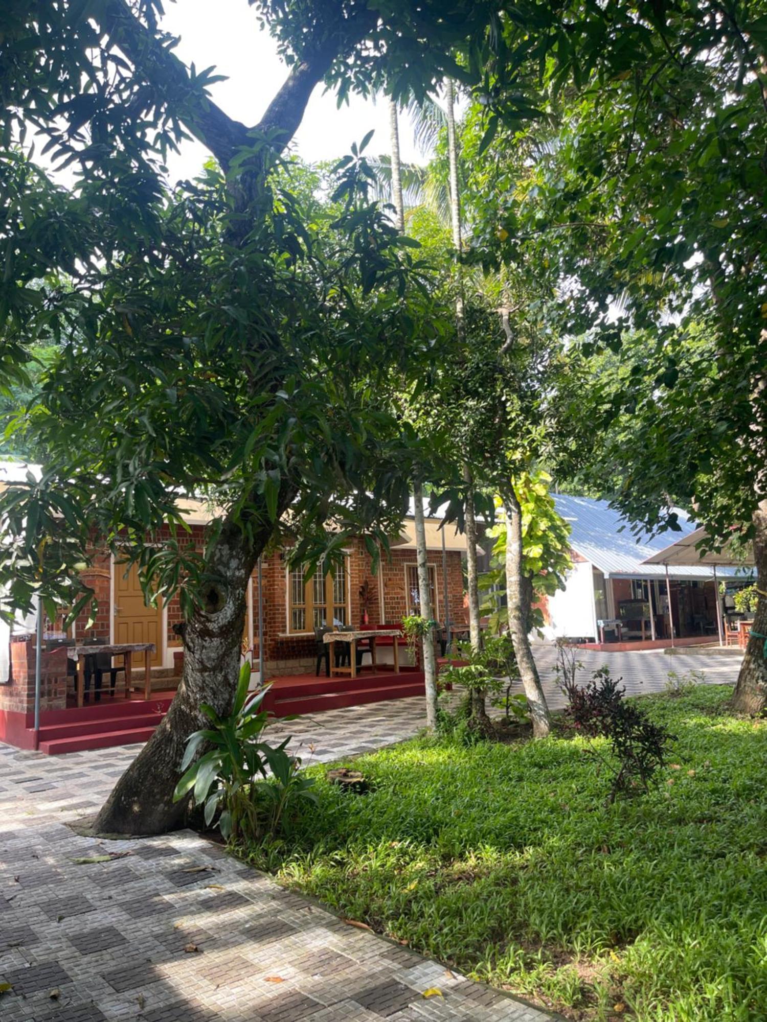Ashtamudi Villa Kollam Exterior photo